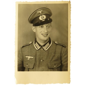 Wehrmacht Photo portrait of Unteroffizier-Pionier wearing  visor cap and M36 tunic. Espenlaub militaria
